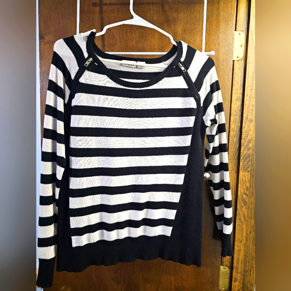 Women's long-sleeve casual top